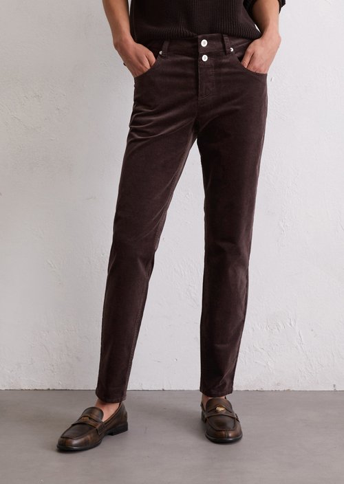 Fine corduroy pants model Theda boyfriend cropped — Dark Coffee