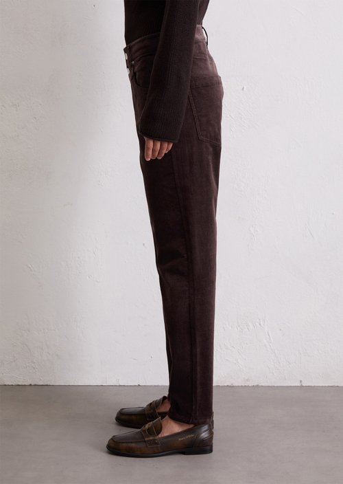Fine corduroy pants model Theda boyfriend cropped — Dark Coffee