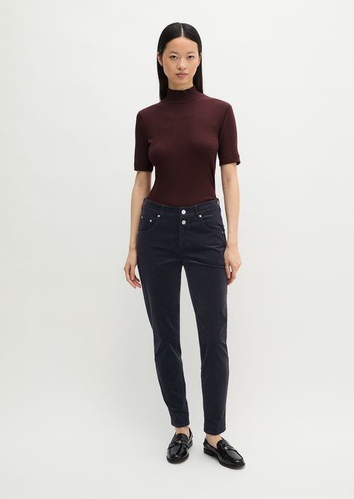 Fine corduroy pants model Theda boyfriend cropped — Deep Night Blue