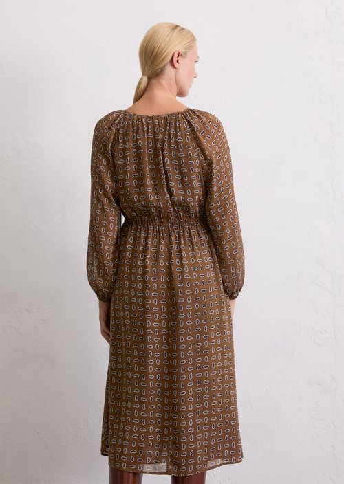 Dress relaxed — Medium Brown