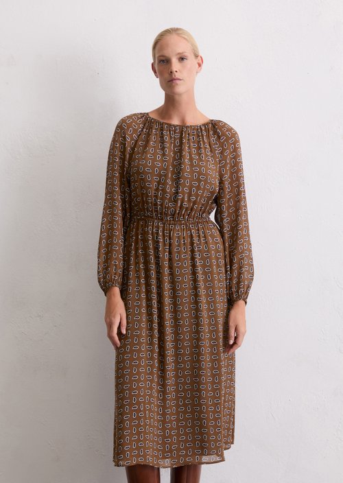 Dress relaxed — Medium Brown