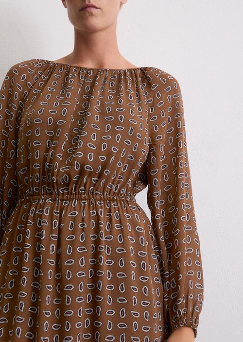 Dress relaxed — Medium Brown
