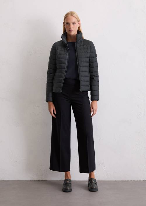 Veste matelassée légère fitted Deep Night Blue en vue de face