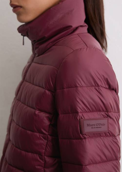 Veste matelassée légère fitted Aubergine Red en vue détaillée