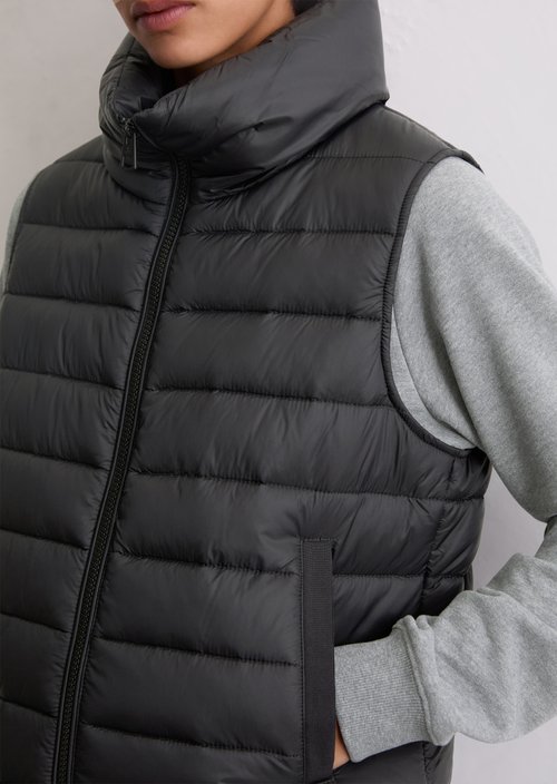 Lightweight quilted vest fitted — Black