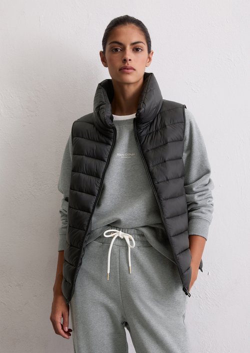 Lightweight quilted vest fitted — Black