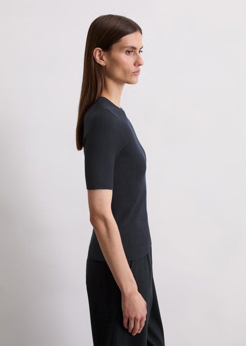 Sweater Travel Collection — Deep Night Blue