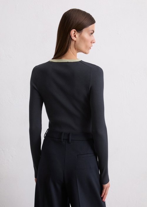 Sweater Travel Collection — Deep Night Blue