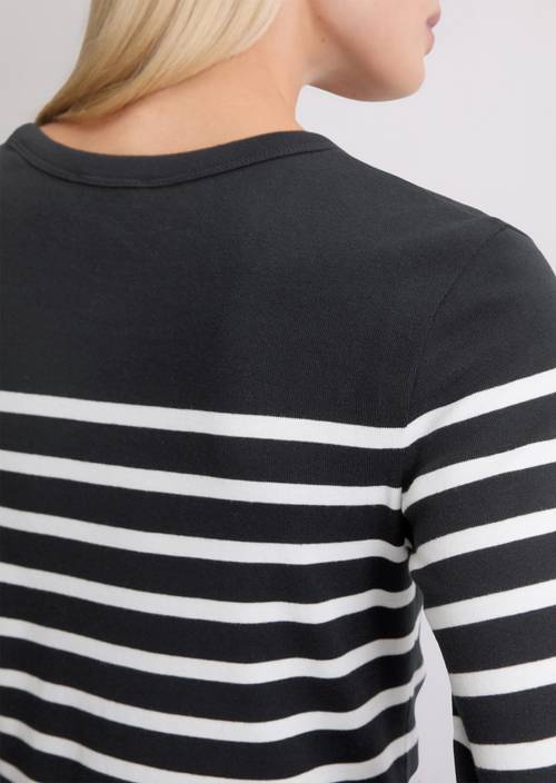 Gestreepte longsleeve slim Dark Blue in detailaanzicht