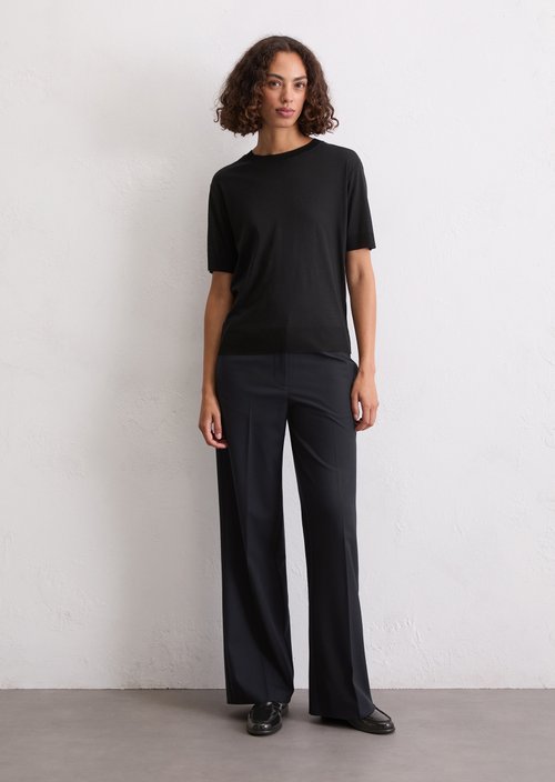 Luxury T-Shirt relaxed — Black