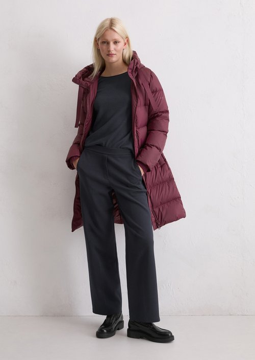 Hooded down coat shaped — Aubergine Red