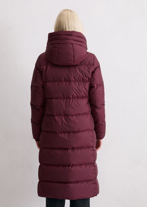 Hooded down coat fitted — Aubergine Red (alternate view)