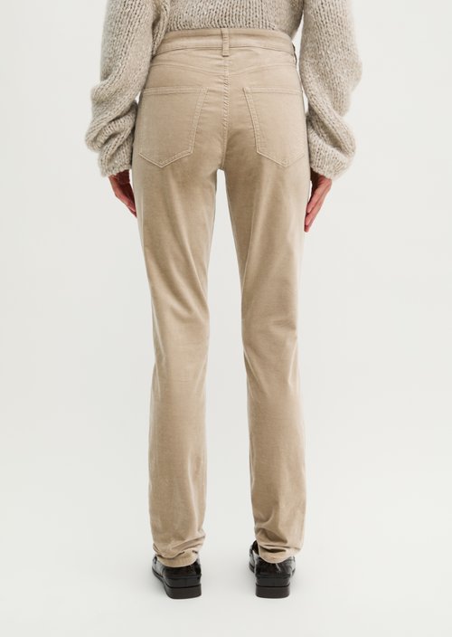 Velvet pants model Alkea slim — Earthy Taupe