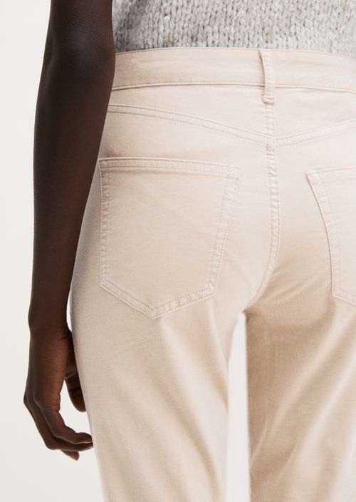 Velvet pants model Alkea slim — Light Oat