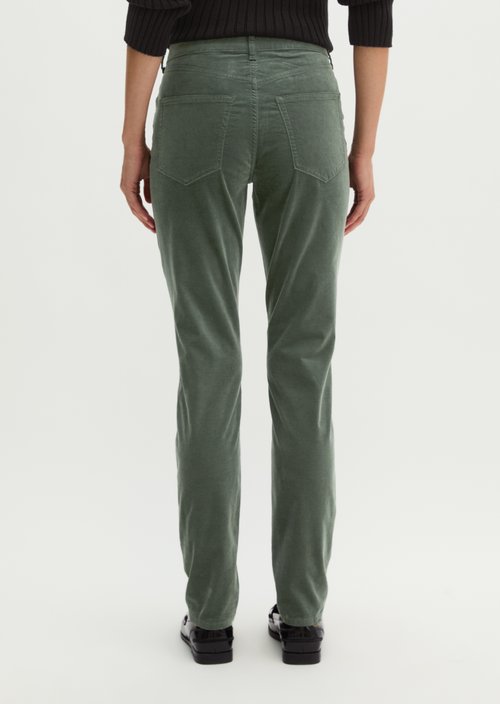 Velvet pants model Alkea slim — Quiet Pine