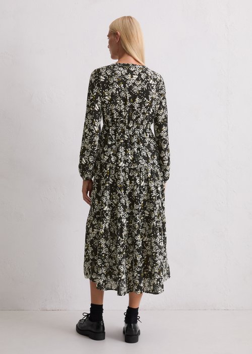 Tiered dress with all-over relaxed print — Black