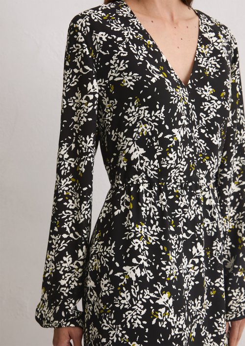 Dress shaped — Black