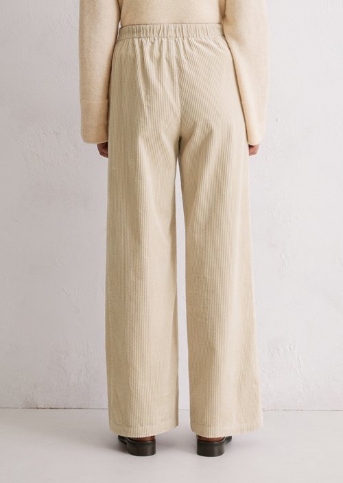 Relaxed corduroy trousers — Light Oat