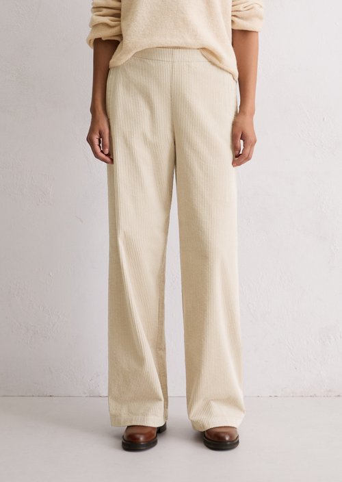 Relaxed corduroy trousers — Light Oat