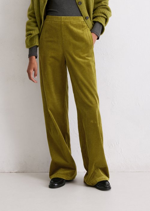Relaxed corduroy trousers — Deep Pea