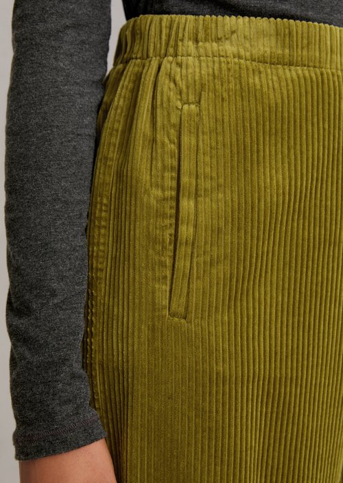 Relaxed corduroy trousers — Deep Pea