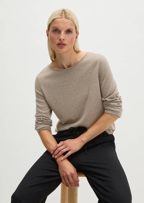 Regular fine knit sweater Stone Taupe Melange in front view