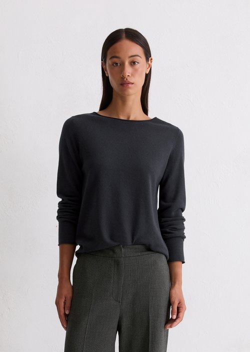 Regular fine knit sweater — Deep Night Blue