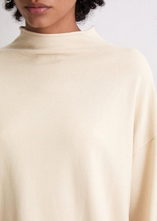 Oversized fine knit sweater — Light Oat