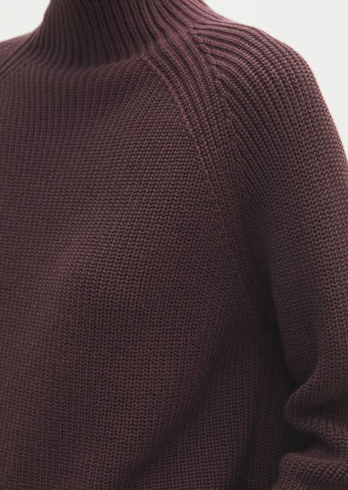 Regular-Fit Knit Sweater Black Cherry in detail view