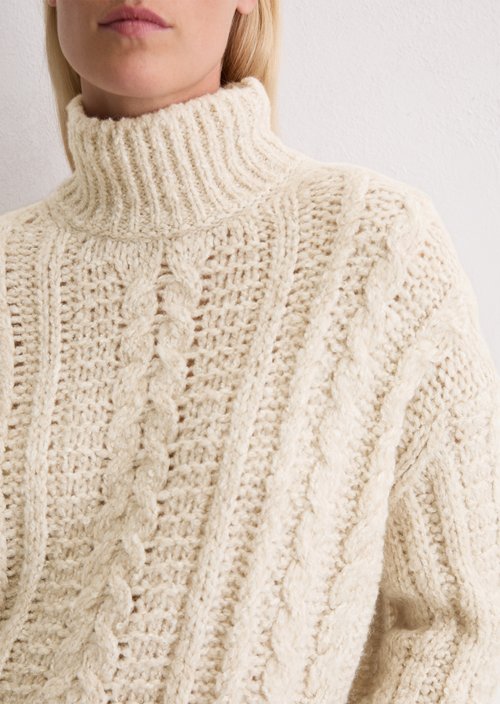 Cable knit oversized sweater — Light Oat