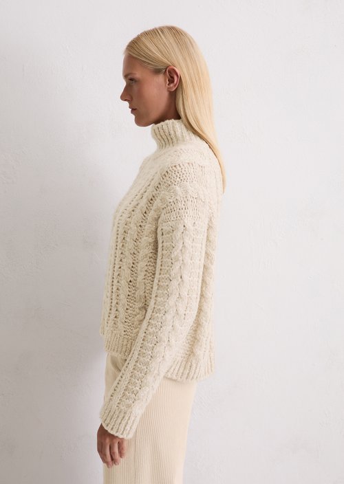 Cable knit oversized sweater — Light Oat