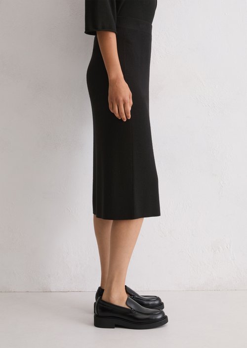 Rib knit skirt shaped — Black