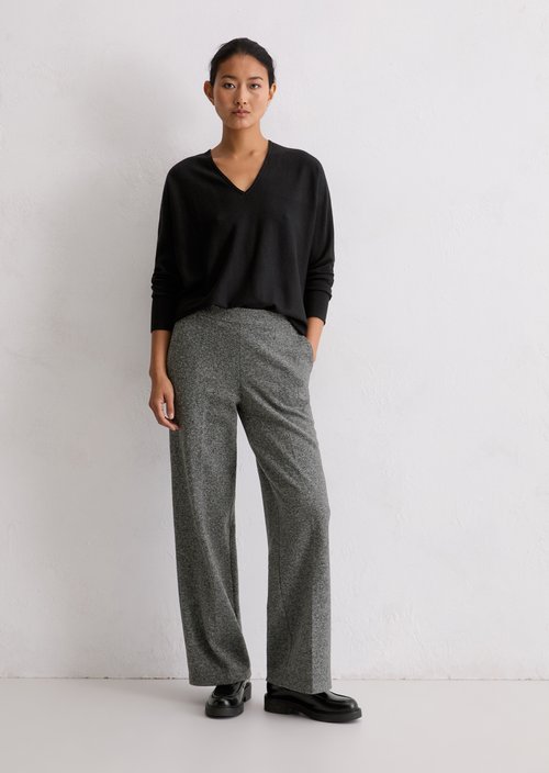 Oversized fine knit sweater — Black