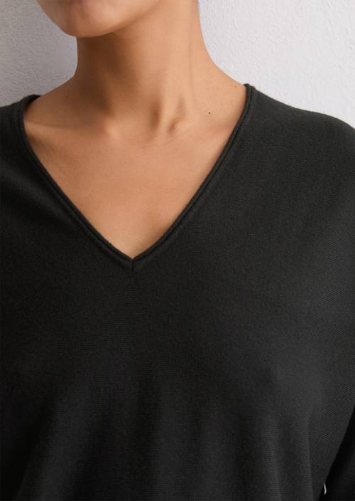 Oversized fijn gebreide trui Black in detailaanzicht