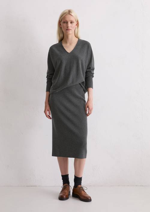 Oversized fijn gebreide trui Dark Grey Melange in vooraanzicht