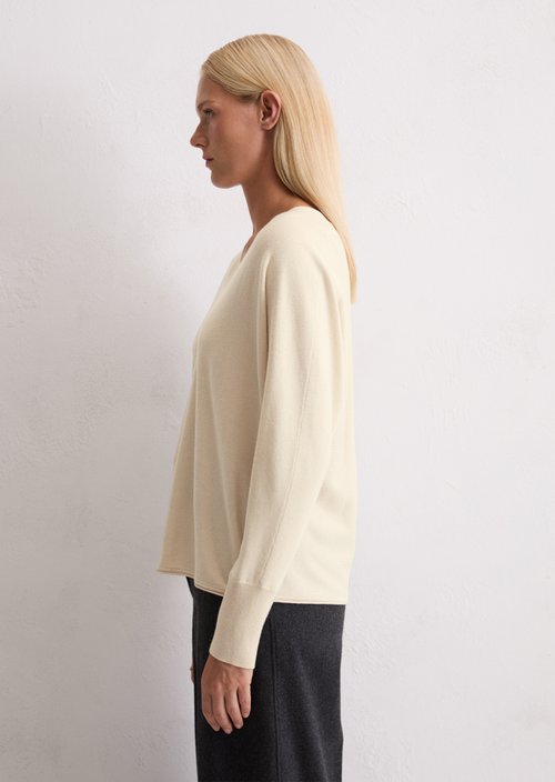 Oversized fine knit sweater — Light Oat