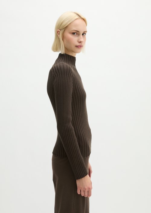 Turtleneck sweater slim — Burnt Coffee