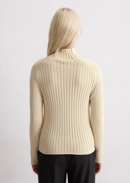 Turtleneck sweater slim — Chalky Sand