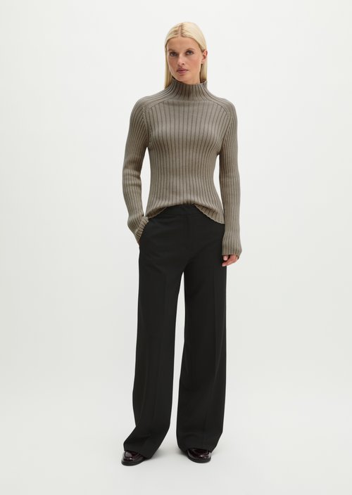 Turtleneck sweater slim — Earthy Taupe