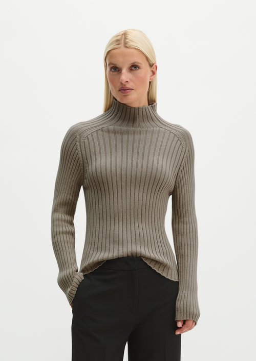 Turtleneck sweater slim — Earthy Taupe