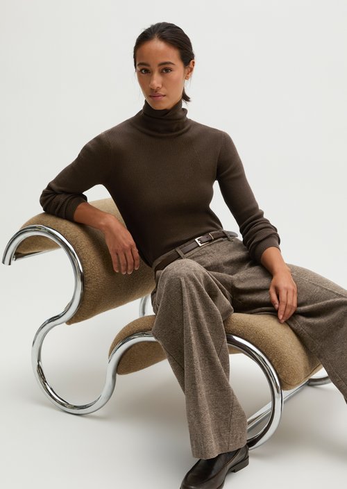 Turtleneck sweater slim — Burnt Coffee