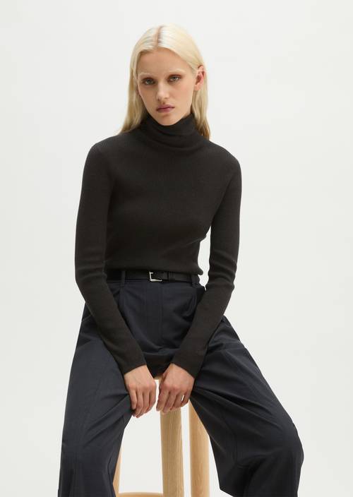 Pull à col roulé slim Coal Grey Melange en vue de face