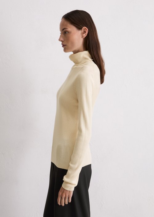 Turtleneck sweater slim — Chalky Sand