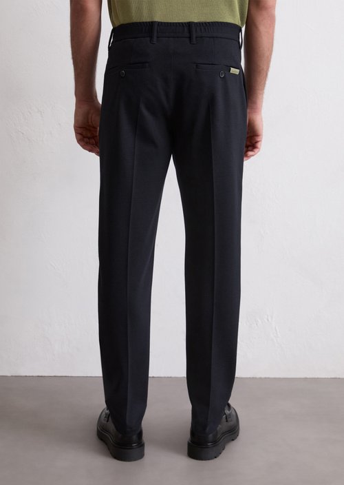 Hose Model Morot Jogger pleats DFB Travel Collection — Deep Night Blue
