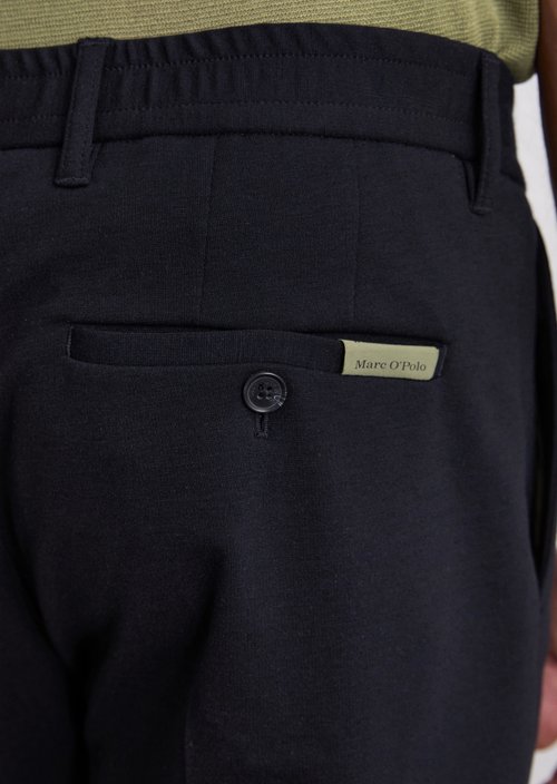 Hose Model Morot Jogger pleats DFB Travel Collection — Deep Night Blue