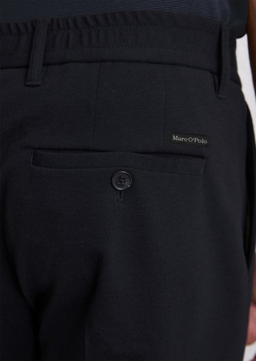 Pants Model Morot Jogger pleats Travel Collection — Deep Night Blue