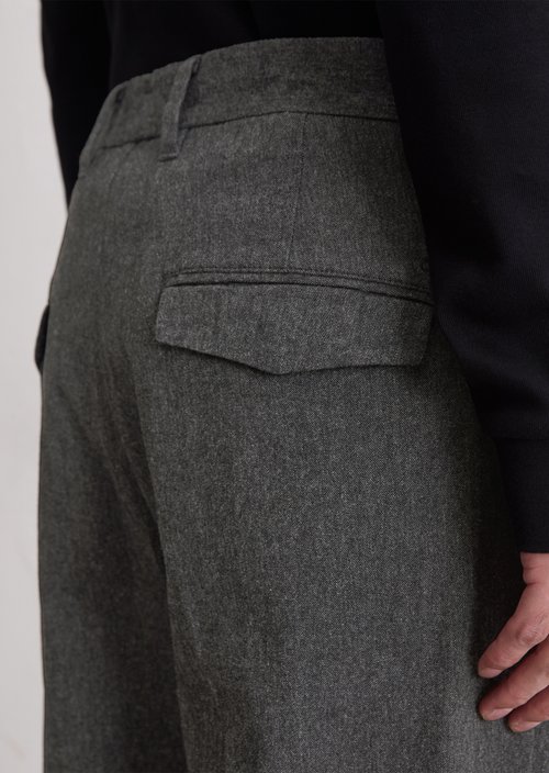 Pants model Belsbo pleats relaxed — Dark Grey