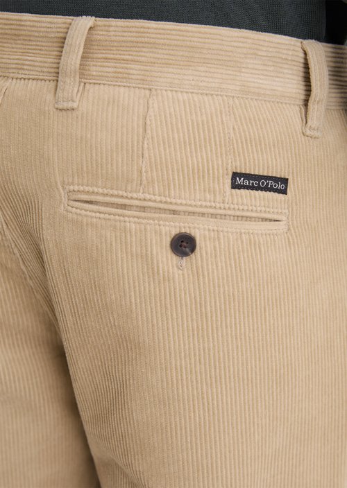Corduroy trousers model Osby pleats tapered — Jonesboro Cream