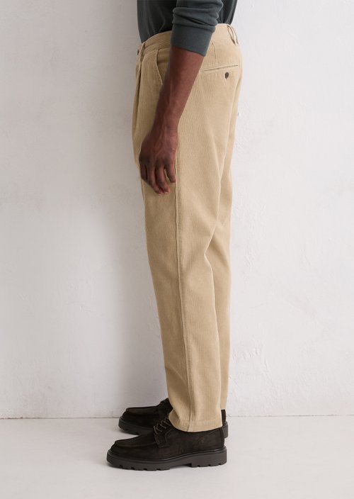 Corduroy trousers model Osby pleats tapered — Jonesboro Cream