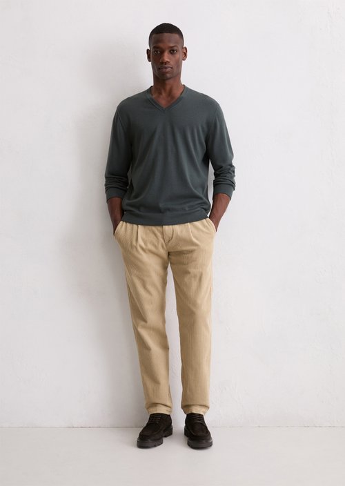 Corduroy trousers model Osby pleats tapered — Jonesboro Cream